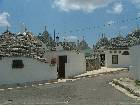 ALBEROBELLO: typick obydl trulli